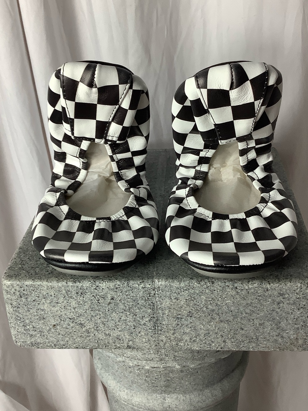 Foldable Checkerboard Ballet Flats - Black & White